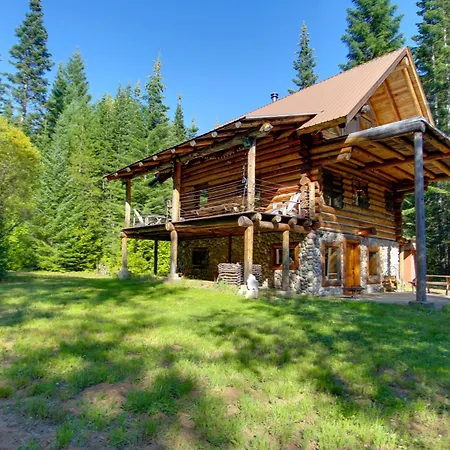 Cozy Easton Cabin With Wenatchee Natl Forest Views!